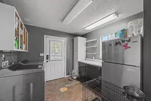 1004 Sandra Dr, Mary Esther, FL 32569 - Photo 13
