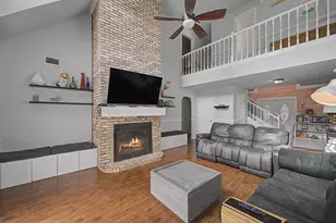 1004 Sandra Dr, Mary Esther, FL 32569 - Photo 3