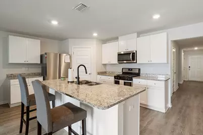 4661 Honor Guard Way, Crestview, FL 32539 - Photo 5