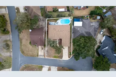 2810 Lee Trevino Court, Shalimar, FL 32579 - Photo 3