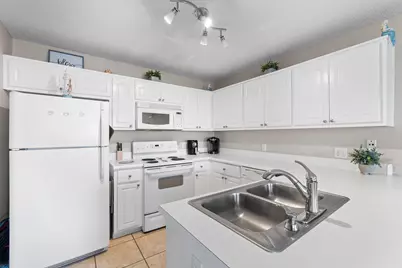 8436 Gulf Boulevard #UNIT 423, Navarre, FL 32566 - Photo 11