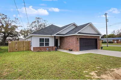 197 W 1st Avenue, Crestview, FL 32536 - Photo 3