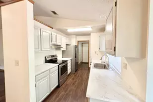 912 Nutmeg Ave, Niceville, FL 32578 - Photo 5
