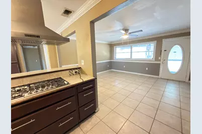 515 E Robinson Avenue, Crestview, FL 32539 - Photo 3