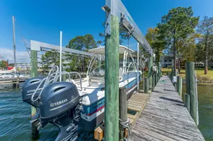 305 Boggy Bayou Ct, Niceville, FL 32578 - Photo 5