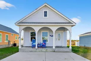 113 Ocean Vw Dr, Mexico Beach, FL 32456 - Photo 1