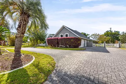 83 Lake Lorraine Circle, Shalimar, FL 32579 - Photo 5