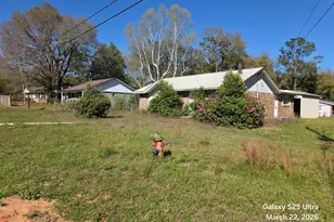 697 E Long Dr, Crestview, FL 32539 - Photo 1