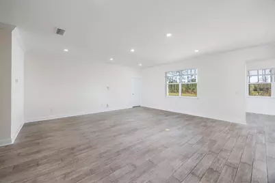 133 E Sky Way, Freeport, FL 32439 - Photo 13