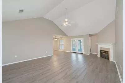 654 Brunson Street, Crestview, FL 32536 - Photo 11