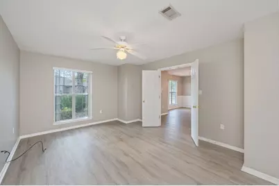 654 Brunson Street, Crestview, FL 32536 - Photo 9