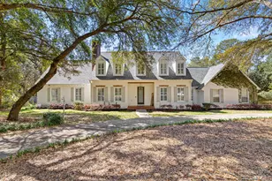 2624 Edgewater Dr, Niceville, FL 32578 - Photo 1