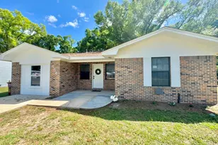 556 Lee Ave, Crestview, FL 32539 - Photo 1