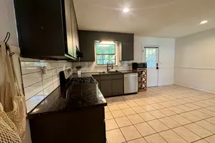 556 Lee Ave, Crestview, FL 32539 - Photo 11
