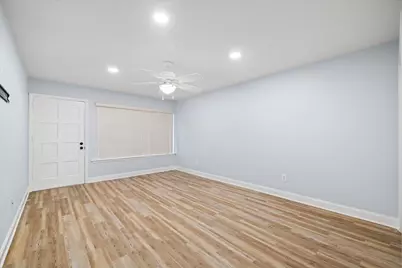 210 Pelham Road #204B, Fort Walton Beach, FL 32547 - Photo 3