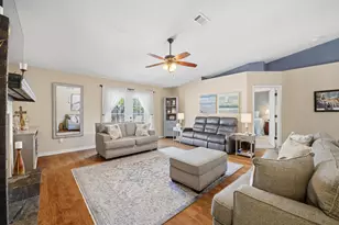 6910 Calle De Amigo, Navarre, FL 32566 - Photo 15