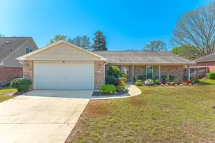 415 Whirlaway Ct, Crestview, FL 32539 - Photo 1