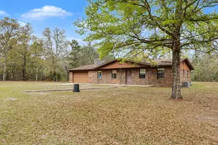 281 Henderson Rd, Defuniak Springs, FL 32433 - Photo 1