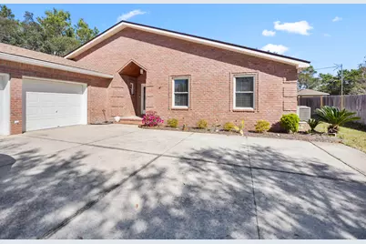 8600 Estrada Street, Navarre, FL 32566 - Photo 3