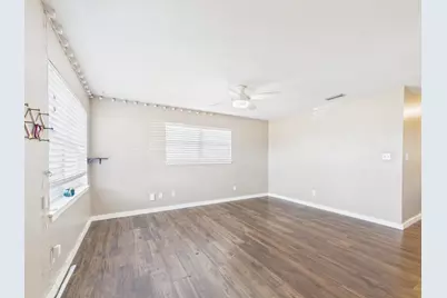 343 NW Hollywood Boulevard, Fort Walton Beach, FL 32548 - Photo 3