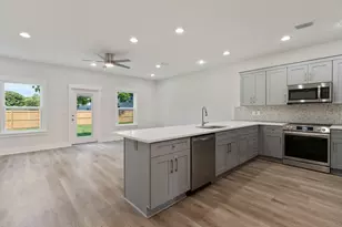 704 Ferguson Dr, Fort Walton Beach, FL 32547 - Photo 5
