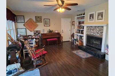 19 Lake Lorraine Circle, Shalimar, FL 32579 - Photo 9