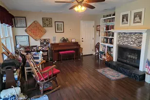 19 Lake Lorraine Cir, Shalimar, FL 32579 - Photo 9