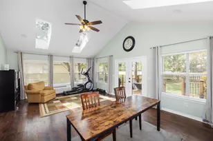 1156 W Troon Dr, Niceville, FL 32578 - Photo 5
