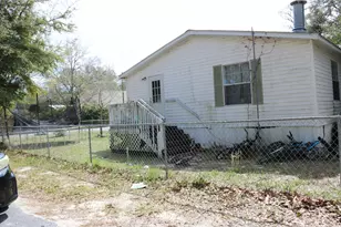 860 Fairview Dr, Fort Walton Beach, FL 32547 - Photo 1