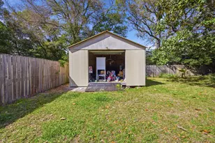 157 Country Club Rd, Shalimar, FL 32579 - Photo 57