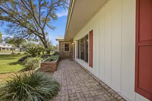 157 Country Club Rd, Shalimar, FL 32579 - Photo 7
