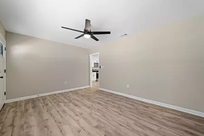 207 Oglesby Avenue, Crestview, FL 32536 - Photo 15