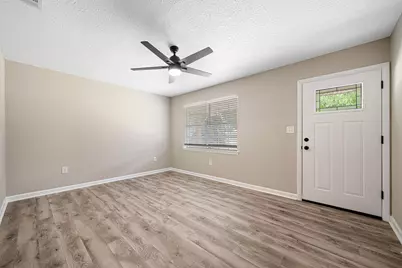 207 Oglesby Avenue, Crestview, FL 32536 - Photo 11