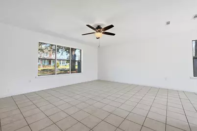 306 W Kansas Street, Bonifay, FL 32425 - Photo 5