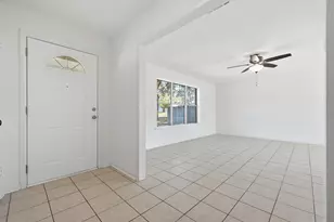 306 W Kansas St, Bonifay, FL 32425 - Photo 3