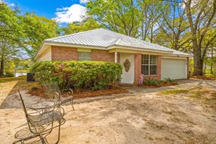 21 Mary's Ct, Defuniak Springs, FL 32433 - Photo 1