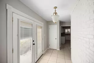 644 Caribbean Way, Niceville, FL 32578 - Photo 3