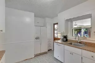 17 NW Highland Dr, Fort Walton Beach, FL 32548 - Photo 15