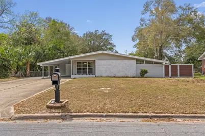 17 Azalea Drive, Mary Esther, FL 32569 - Photo 1