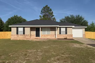 6121 Robin Rd, Crestview, FL 32539 - Photo 1
