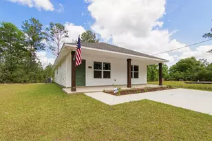 158 W Honeysuckle St, Defuniak Springs, FL 32433 - Photo 1