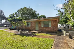 806 Fairview Dr, Fort Walton Beach, FL 32547 - Photo 1