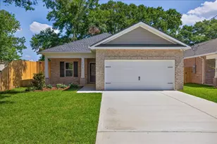 1607A 26th St, Niceville, FL 32578 - Photo 1