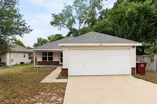 203 8th Ave, Crestview, FL 32536 - Photo 1