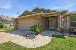 38 Marlborough Rd, Shalimar, FL 32579 - Photo 1