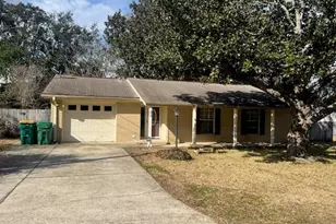 35 Berwick Cir, Shalimar, FL 32579 - Photo 1