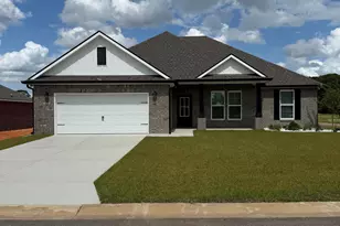 5900 Luckenbach Ln, Crestview, FL 32539 - Photo 1
