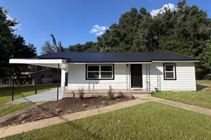197 W North Ave, Crestview, FL 32536 - Photo 1