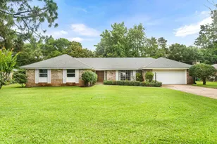 69 Country Club Rd, Shalimar, FL 32579 - Photo 1