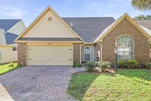 827 Fairway Lakes Dr, Niceville, FL 32578 - Photo 1